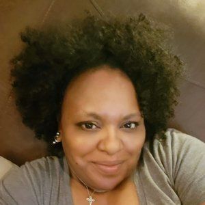 Meet your Posher, Monique
